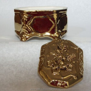 DSCI0014.jpg dóza zlatá hranatá 11 x 9 x 7,5